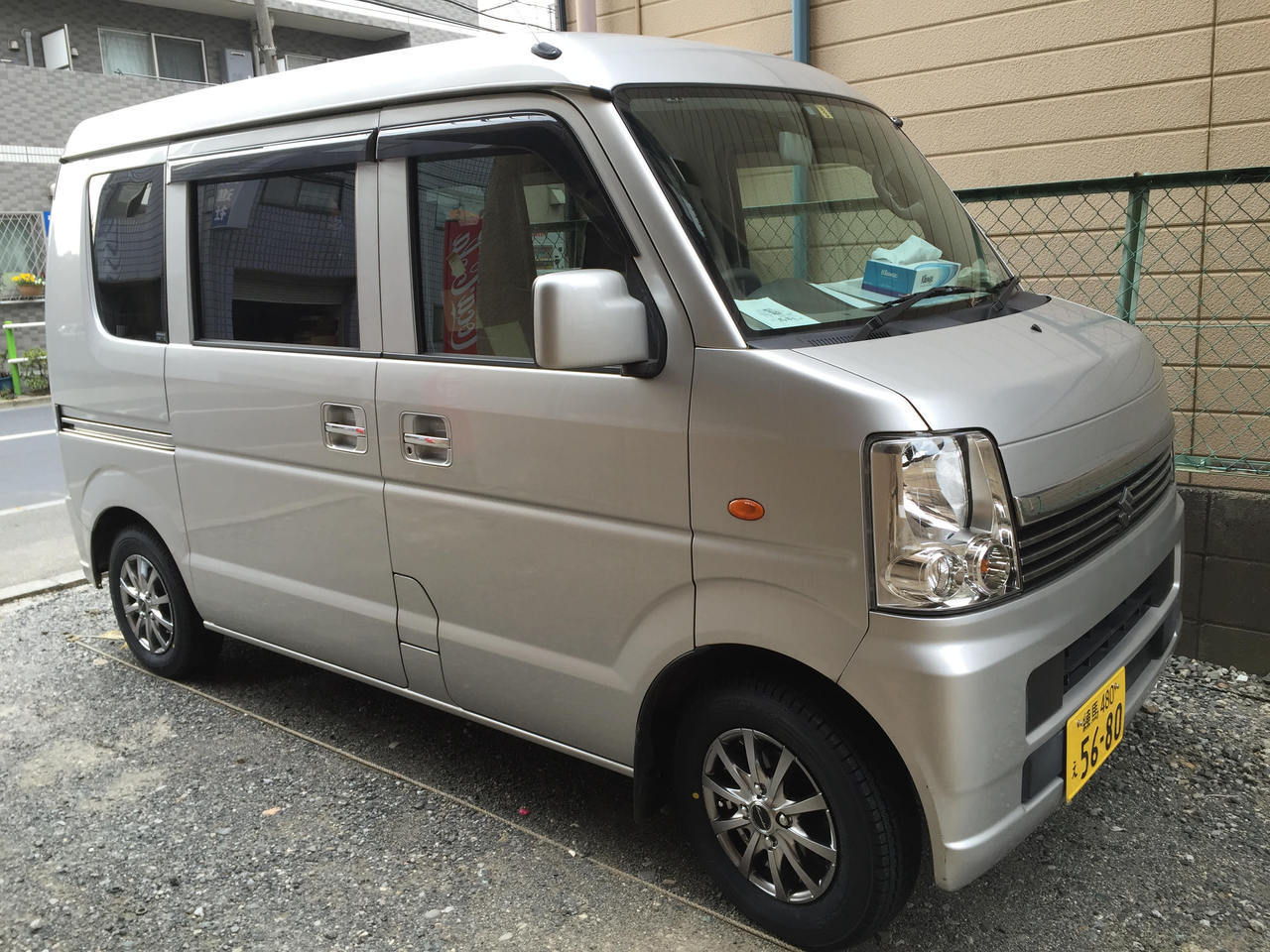 CUBロックサービスの車